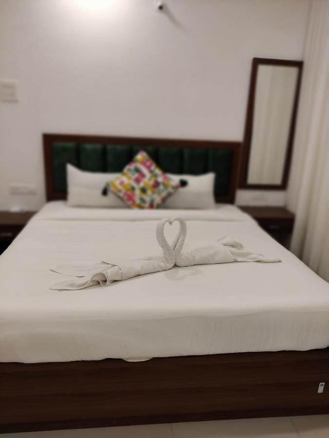 Comfycorner - Luxurious 2-Bhk Apartment อาร์โปรา ภายนอก รูปภาพ